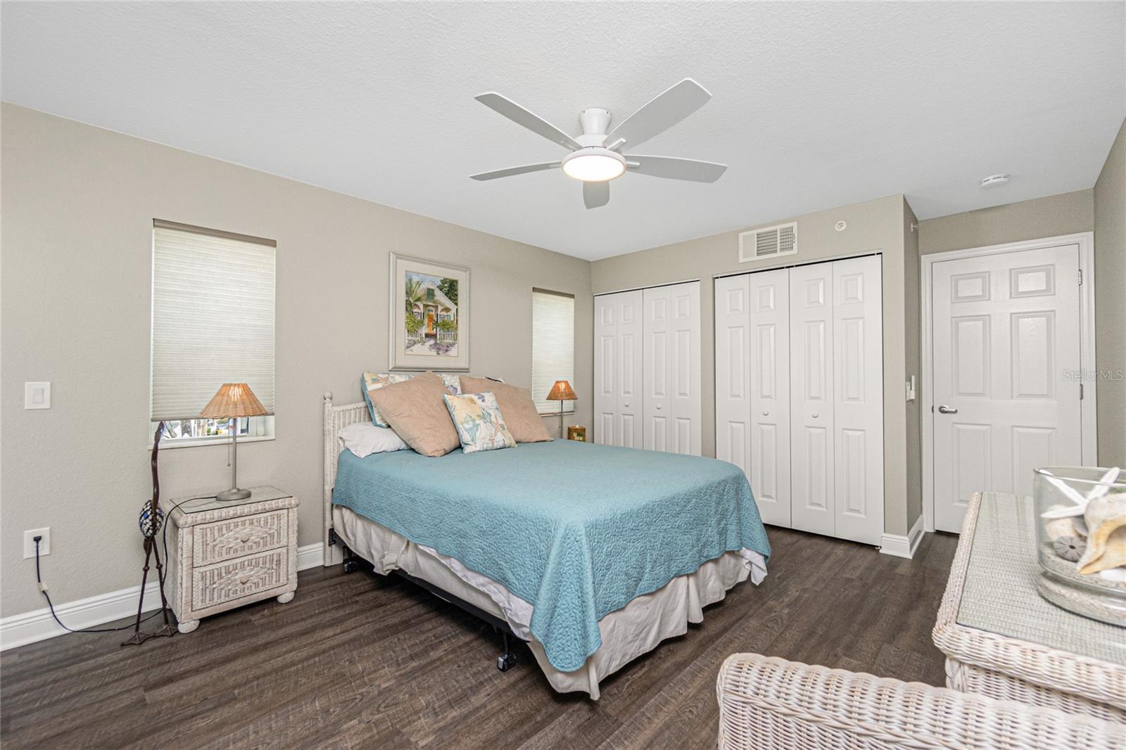 Image 24 of 49 For 2255 Beach Road 12