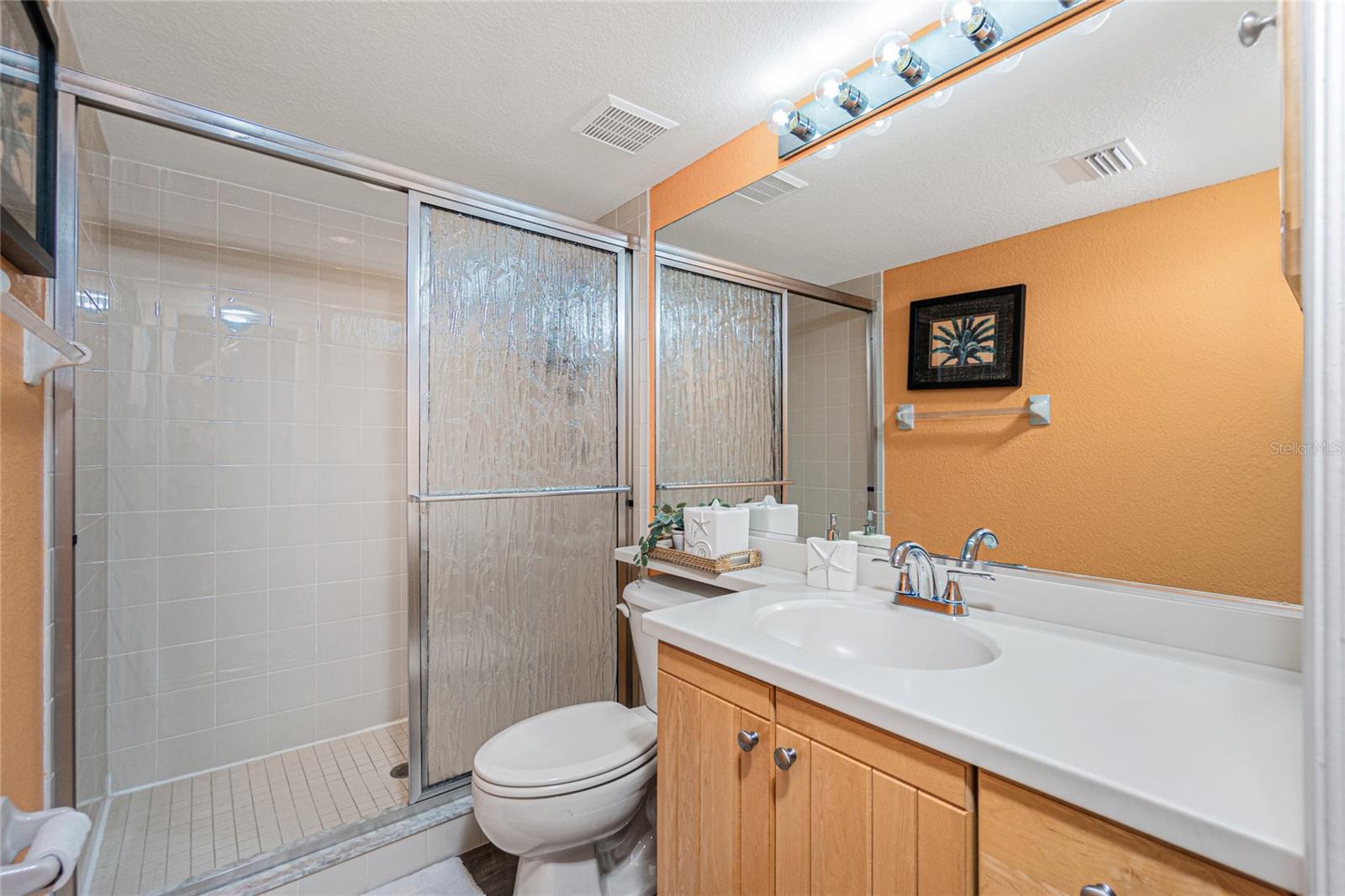 Image 26 of 49 For 2255 Beach Road 12