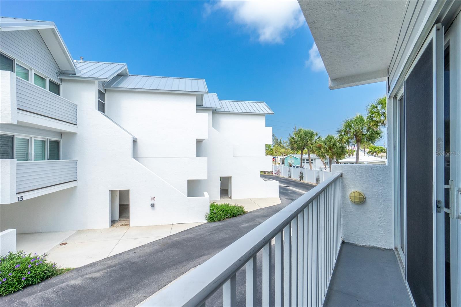 Image 32 of 49 For 2255 Beach Road 12