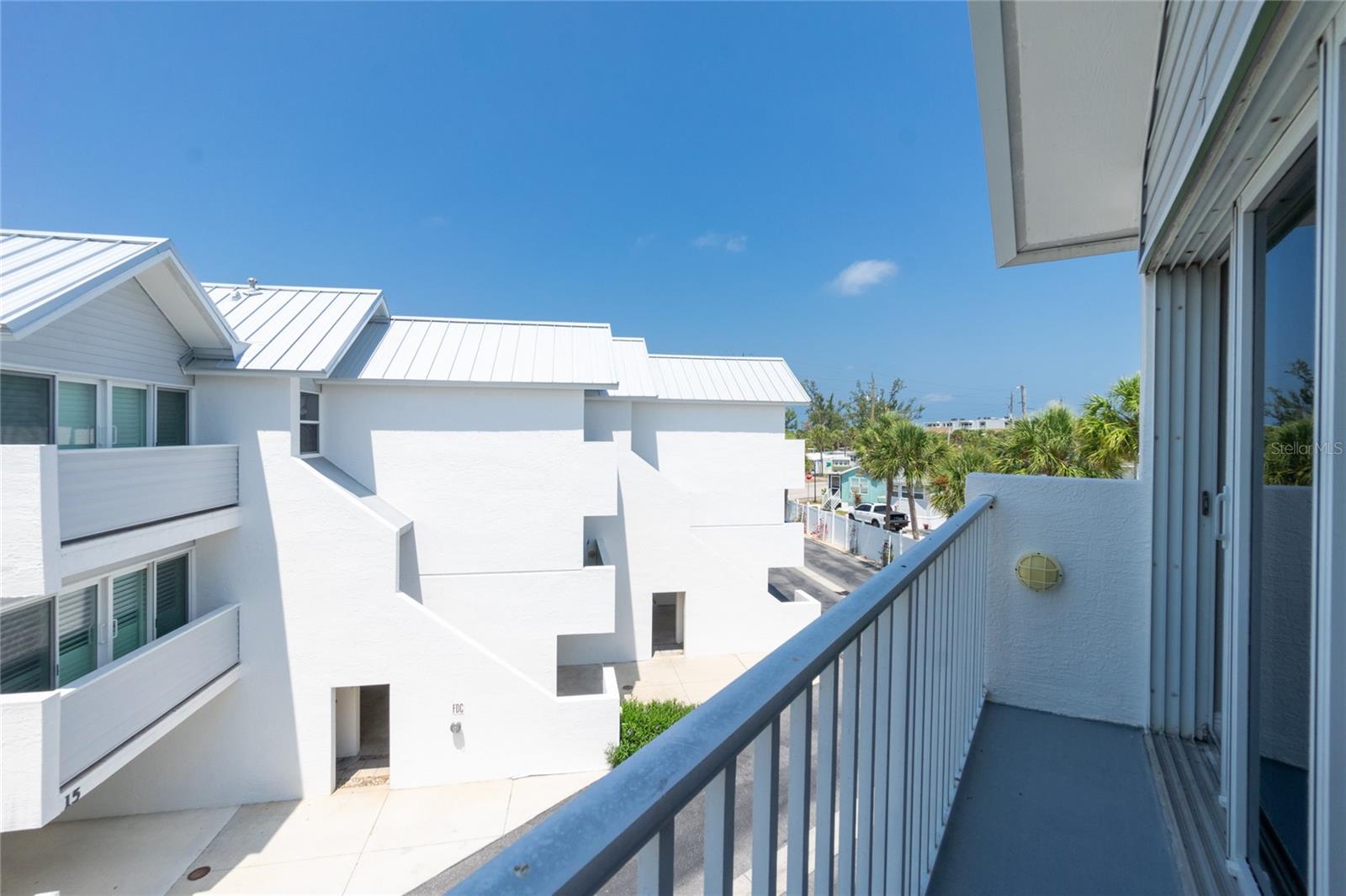 Image 34 of 49 For 2255 Beach Road 12