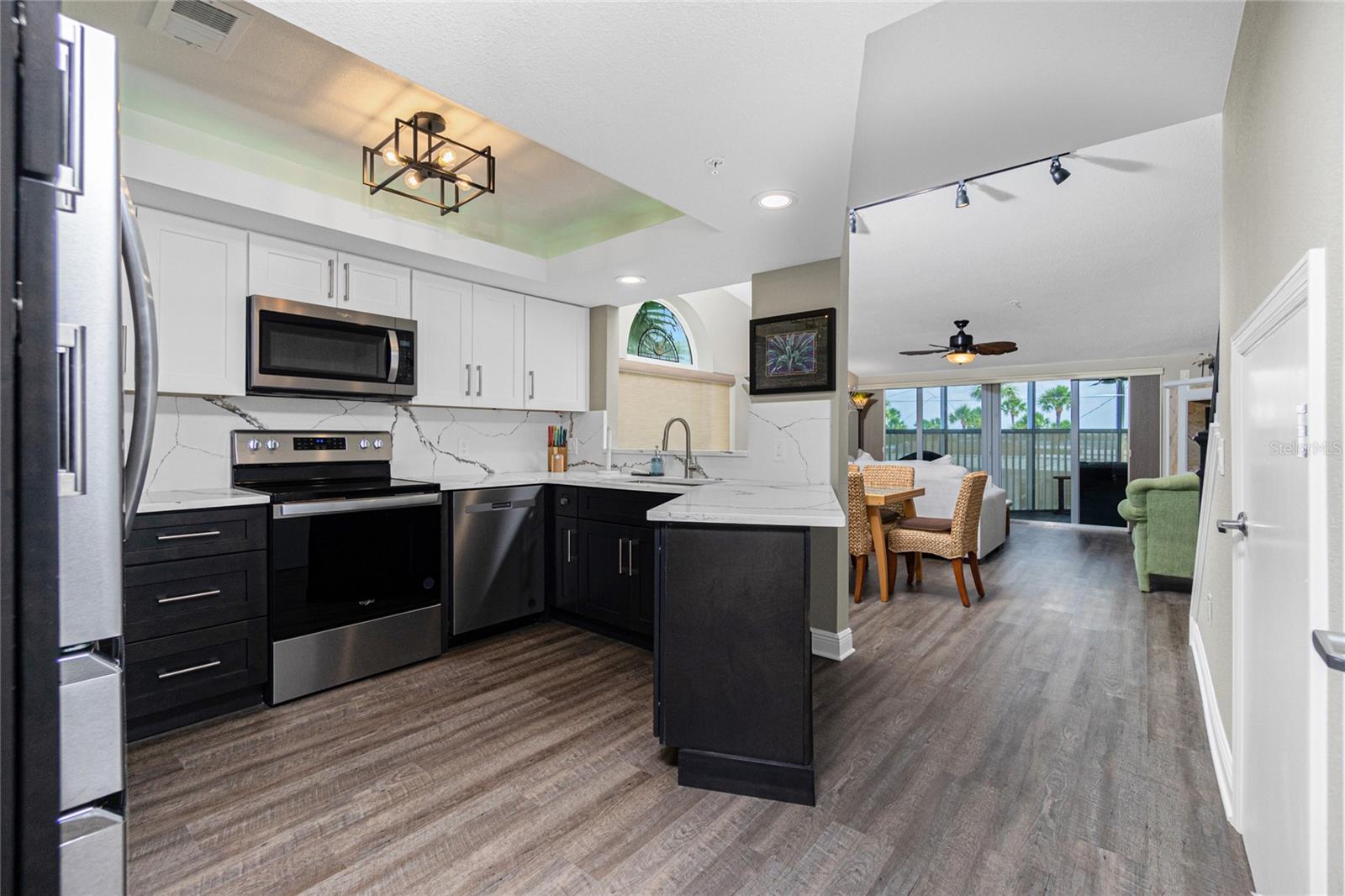 Image 7 of 49 For 2255 Beach Road 12