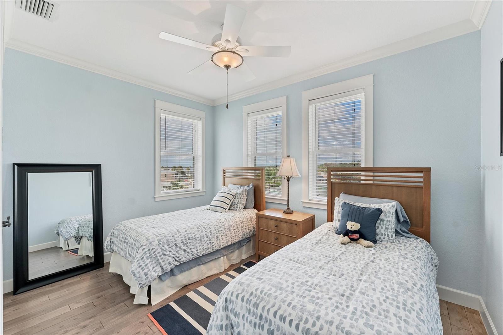 Image 32 of 83 For 4 Southwind Drive