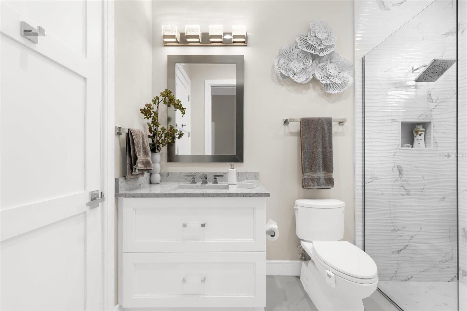 Image 37 of 100 For 9482 Bluegill Circle