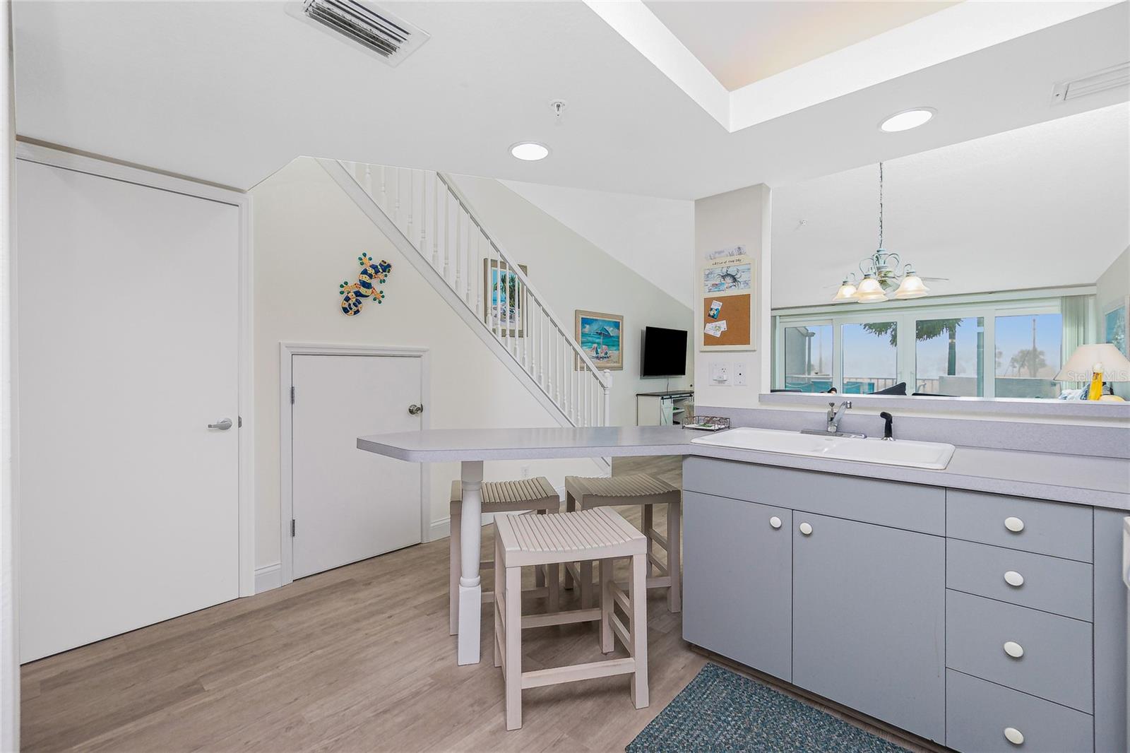 Image 18 of 69 For 2255 Beach Road 13