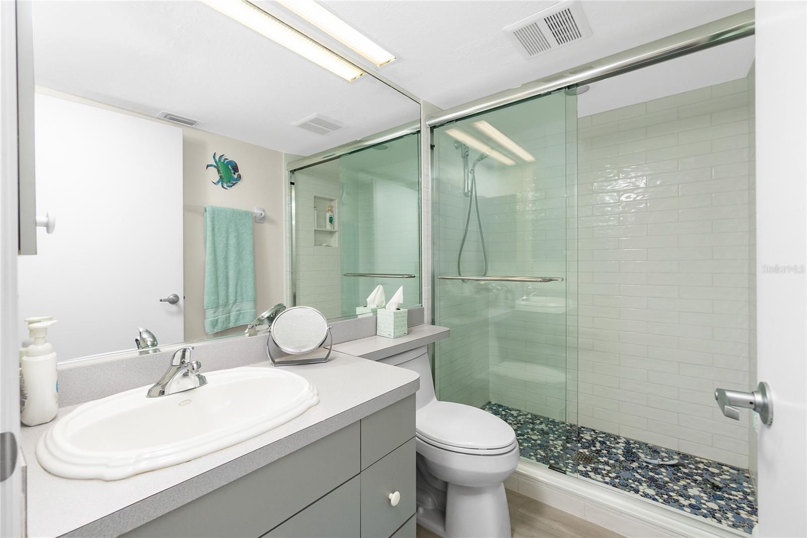 Image 33 of 69 For 2255 Beach Road 13