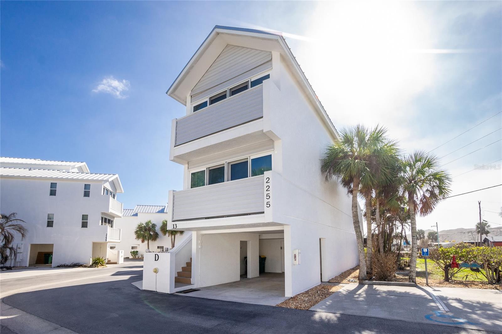 Image 36 of 69 For 2255 Beach Road 13
