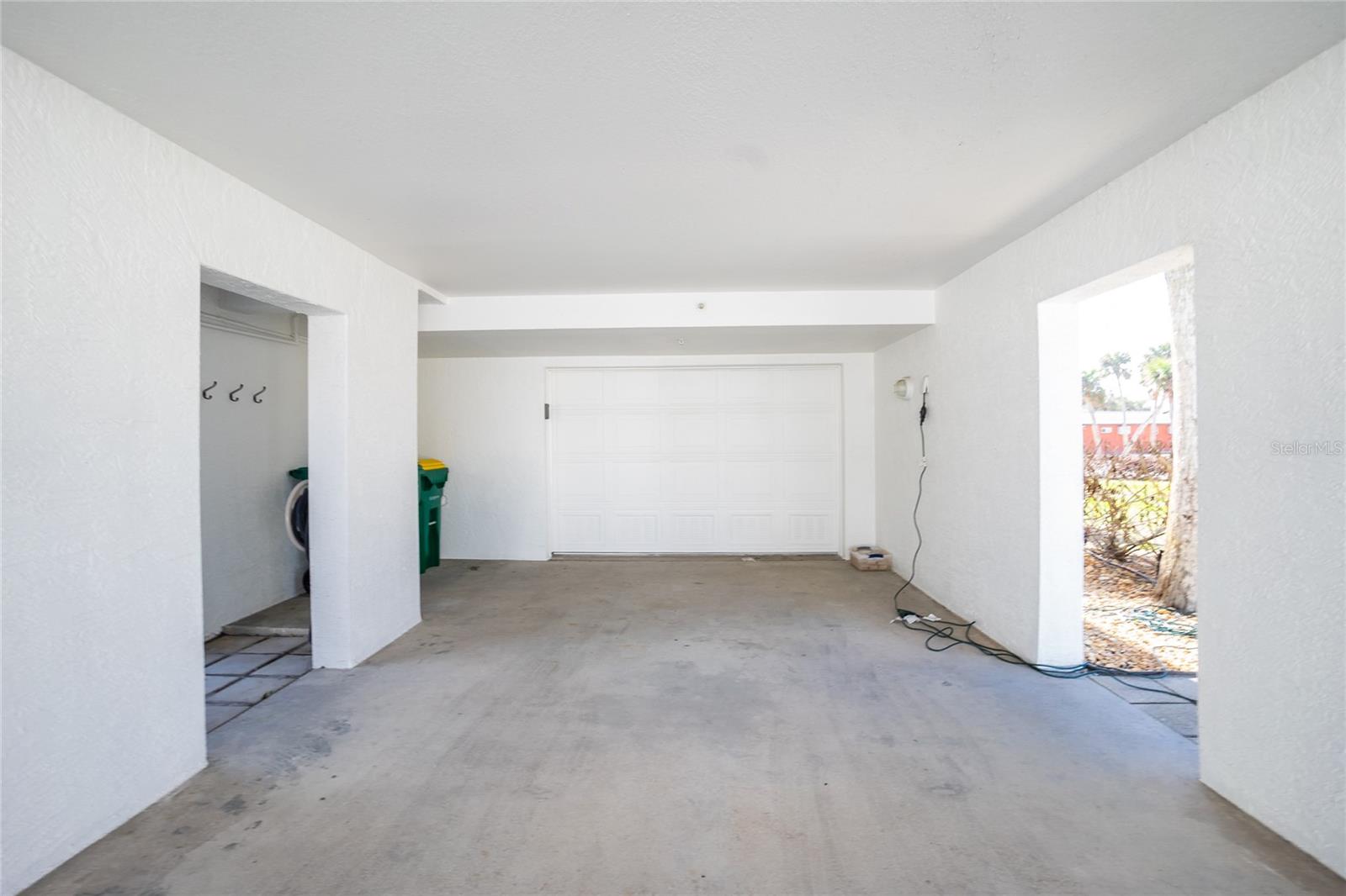 Image 39 of 69 For 2255 Beach Road 13