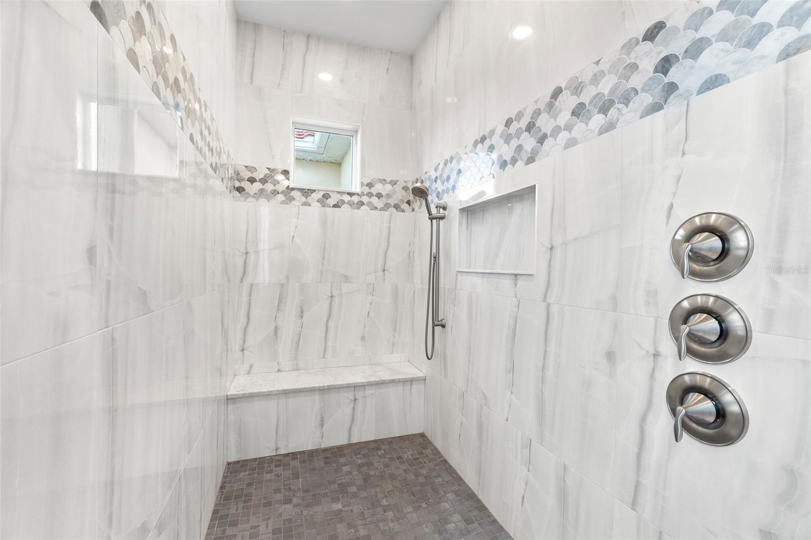 Image 32 of 58 For 15132 Chinook Way