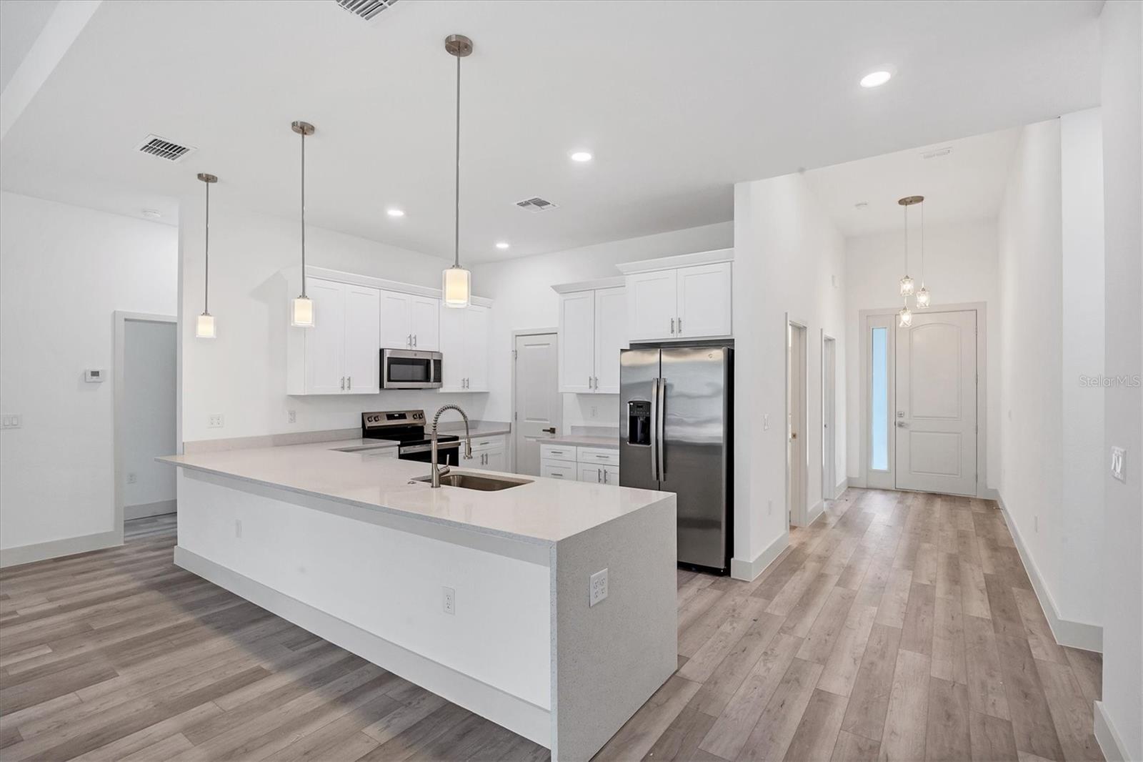 Image 13 of 38 For 406 Kindred Boulevard