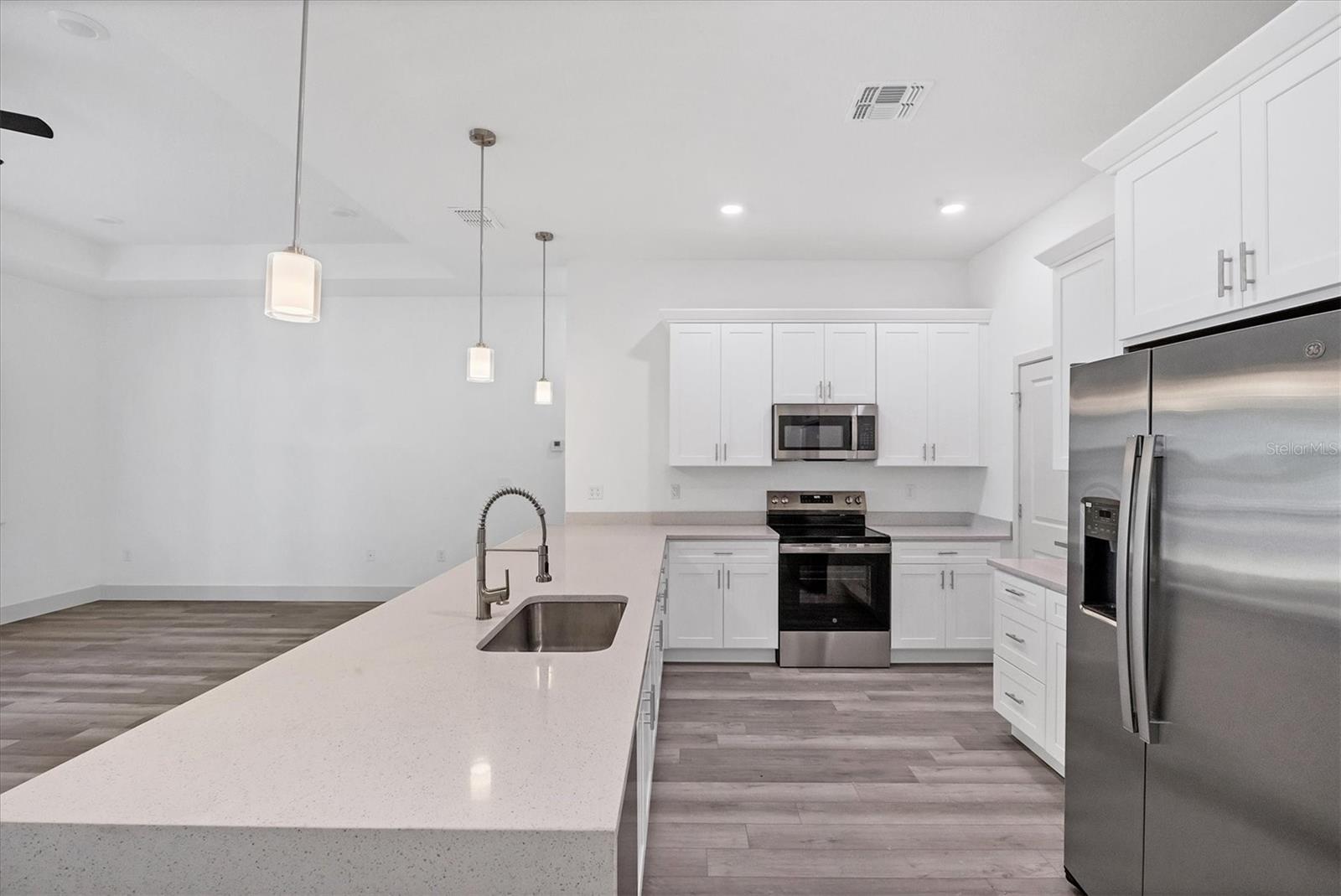 Image 15 of 38 For 406 Kindred Boulevard