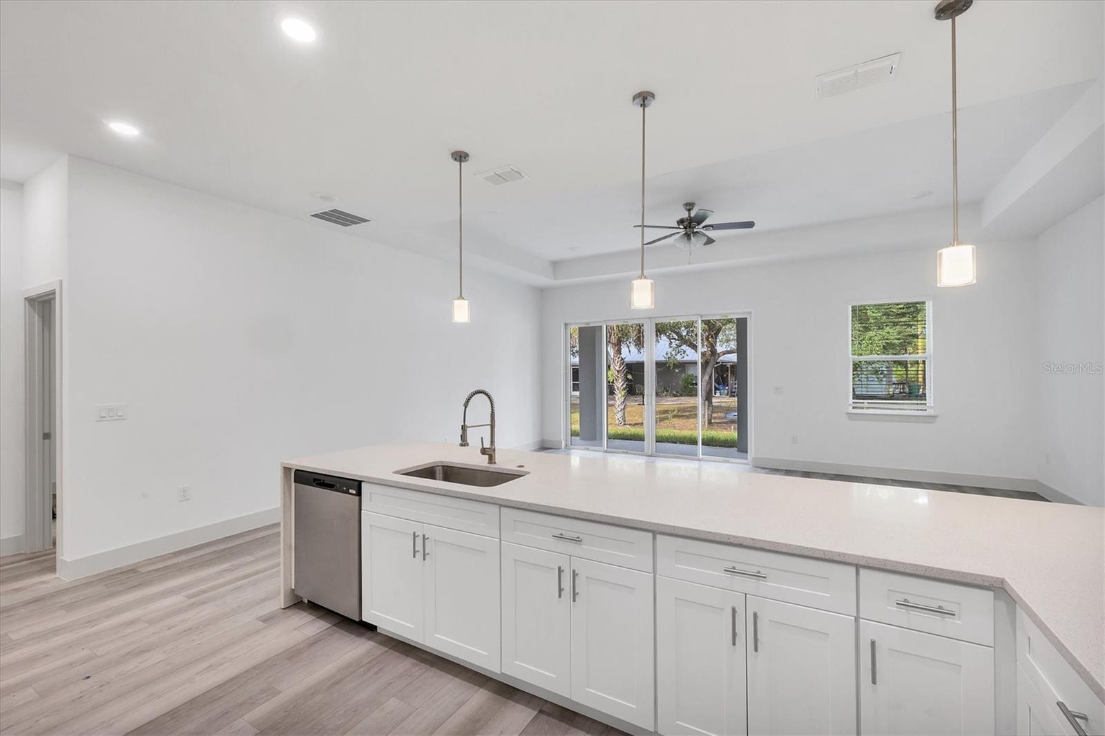 Image 17 of 38 For 406 Kindred Boulevard