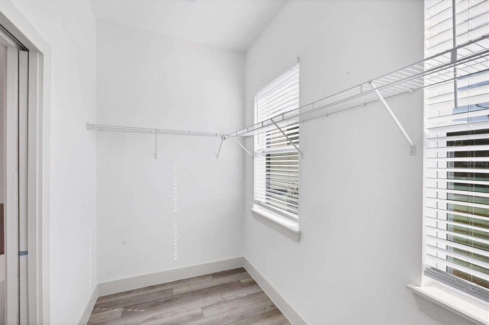 Image 23 of 38 For 406 Kindred Boulevard