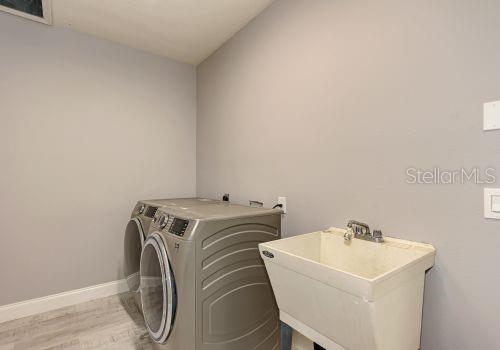 Image 79 of 99 For 1648 Bayshore Drive