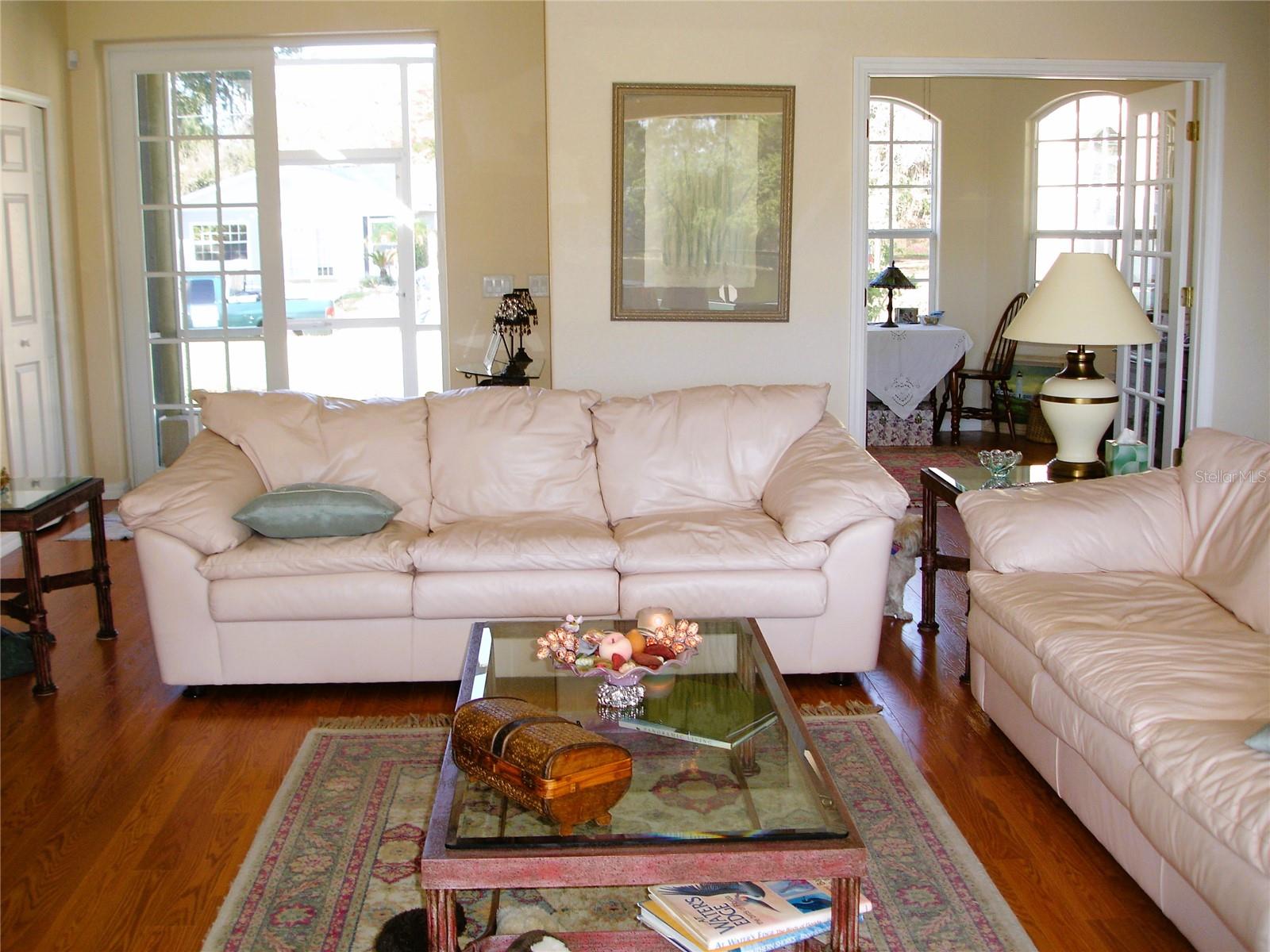 Image 2 of 16 For 2624 Abbotsford Street