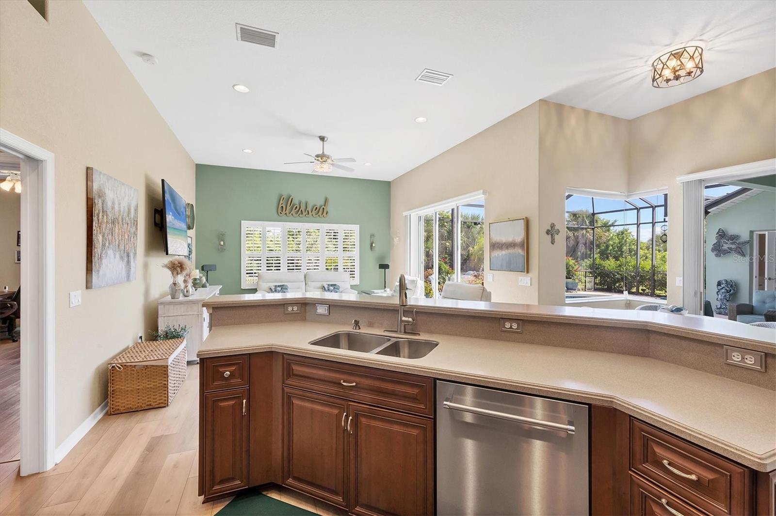 Image 12 of 52 For 9954 Audrey Street