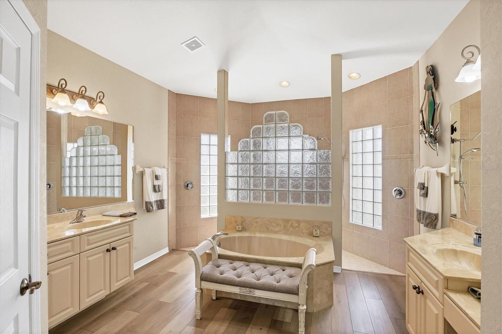 Image 23 of 52 For 9954 Audrey Street