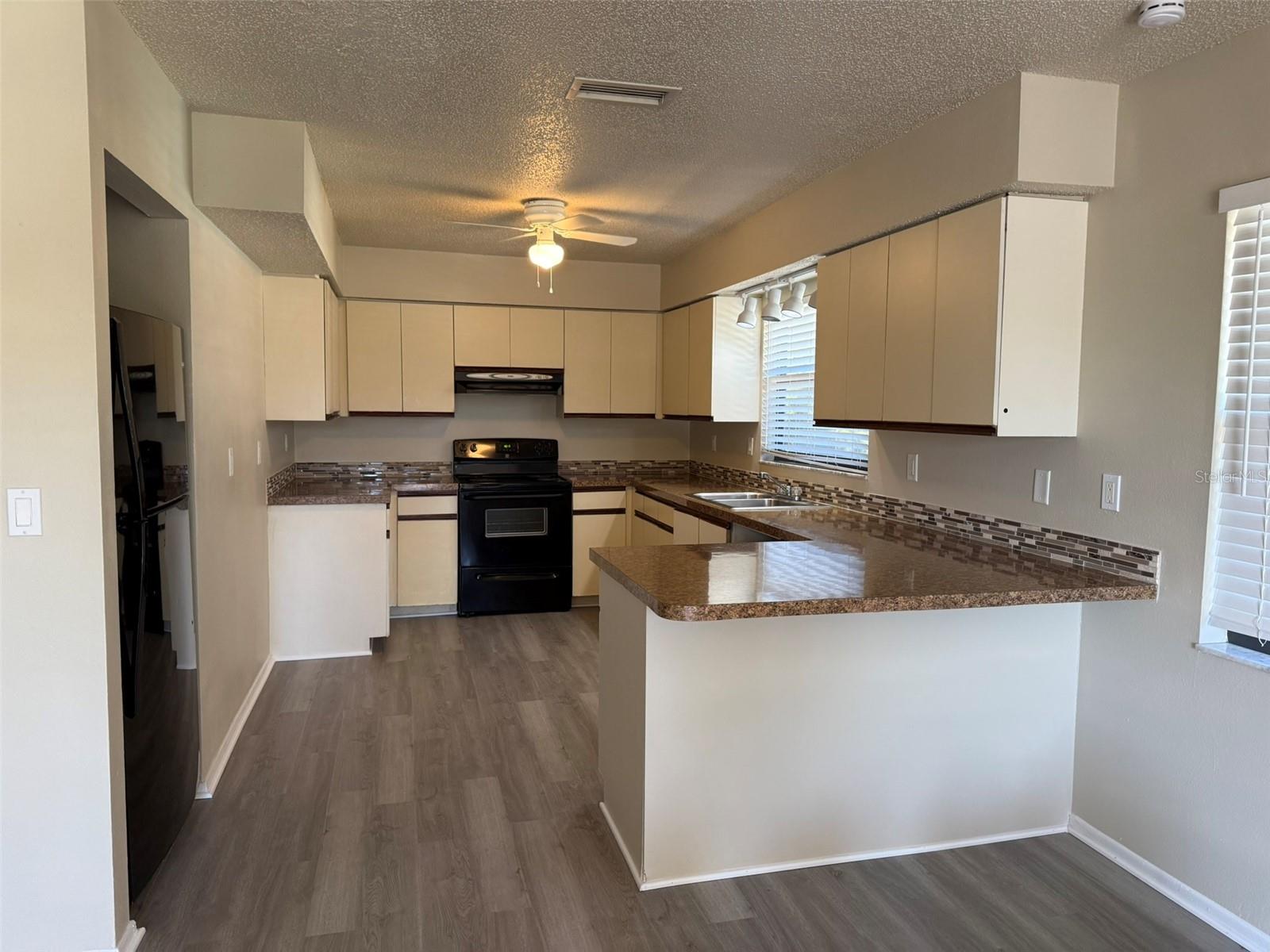 Image 3 of 15 For 177 Cowles Street