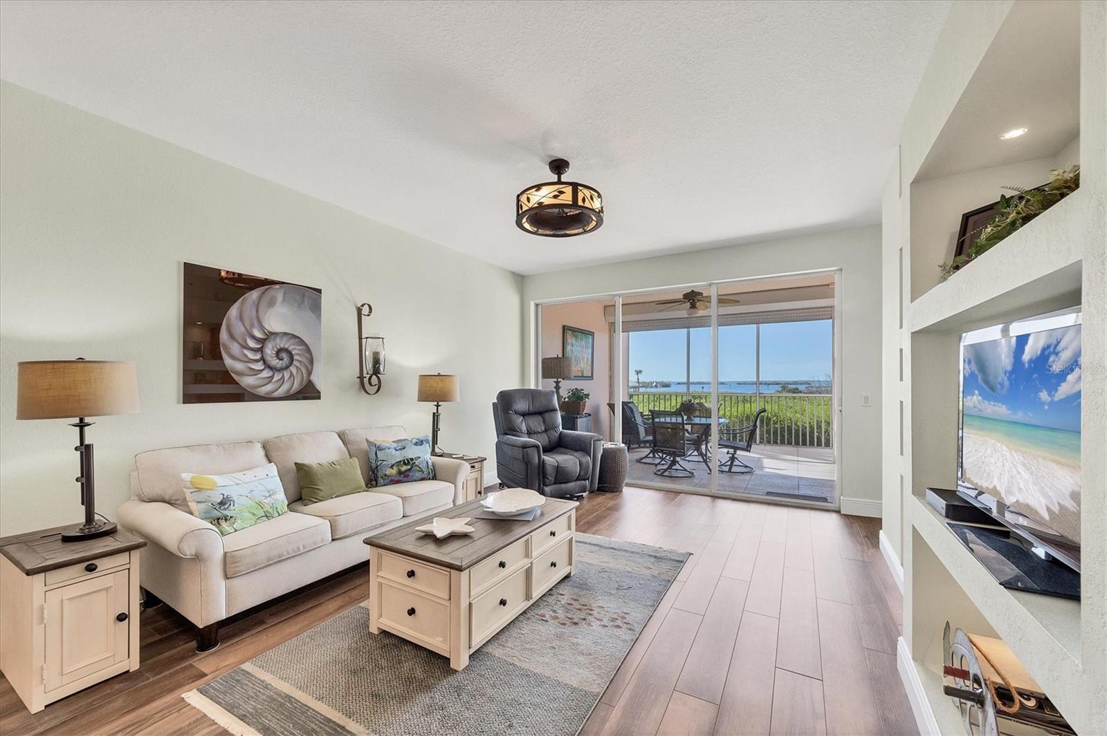 Image 10 of 57 For 13313 Gasparilla Road 202