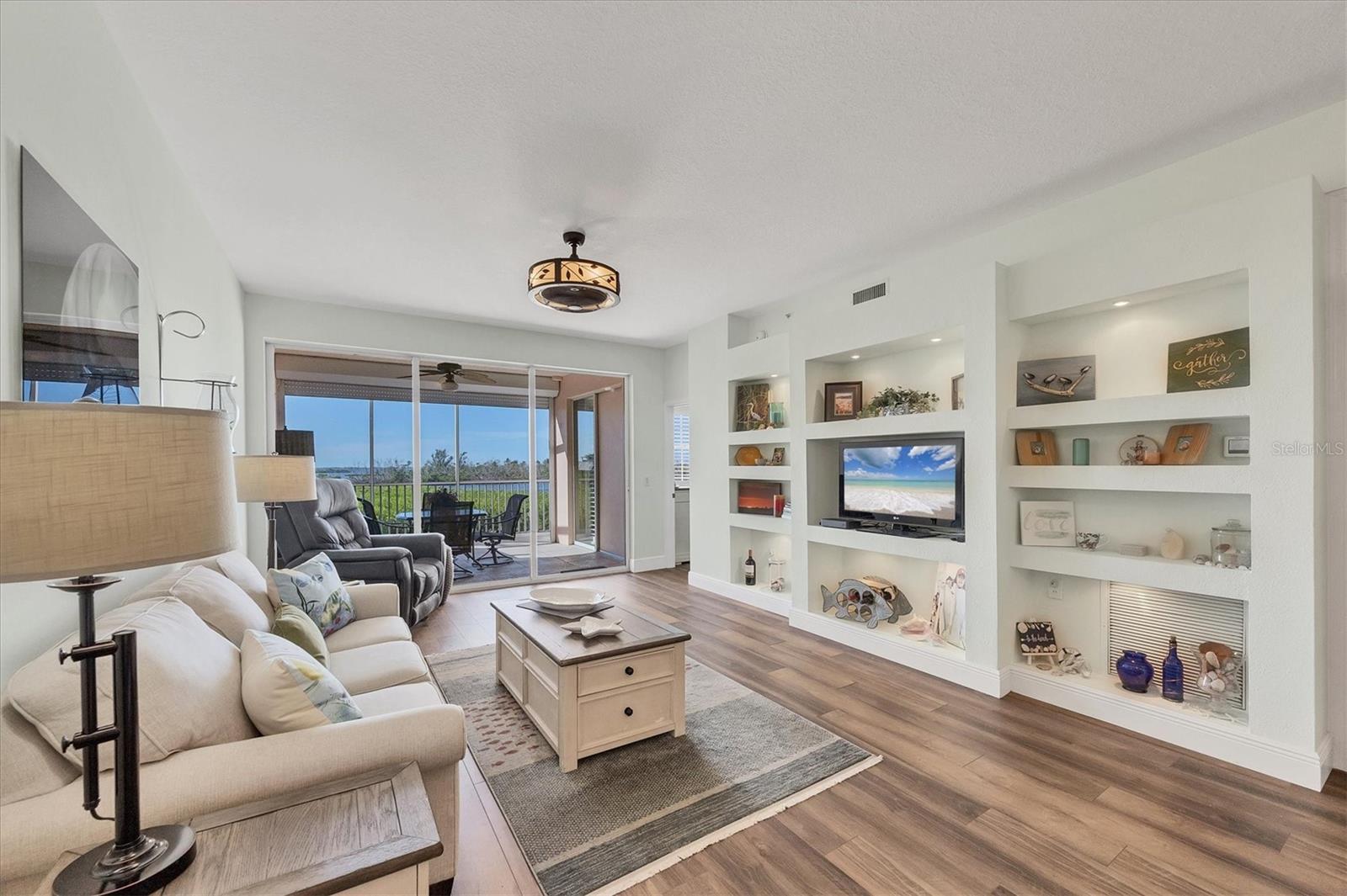 Image 11 of 57 For 13313 Gasparilla Road 202