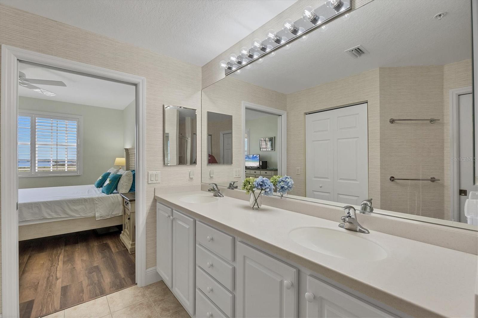 Image 28 of 57 For 13313 Gasparilla Road 202