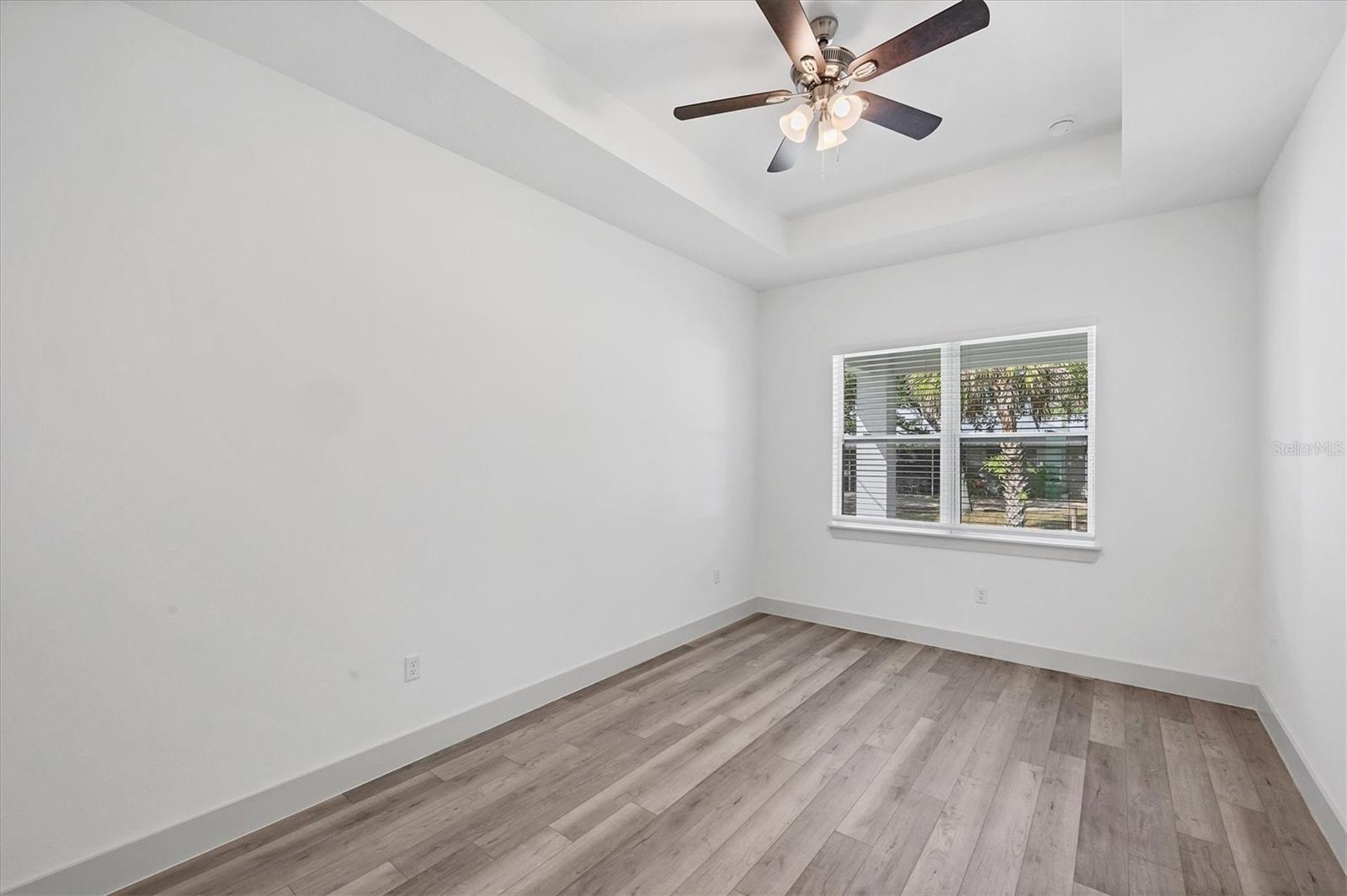 Image 18 of 38 For 19152 Addison Avenue