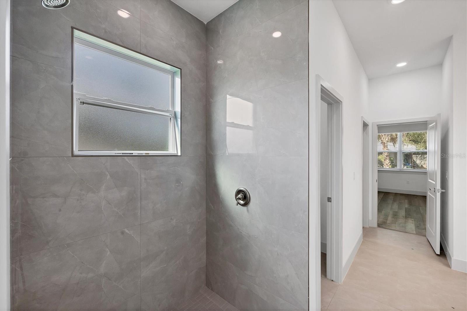 Image 22 of 38 For 19152 Addison Avenue