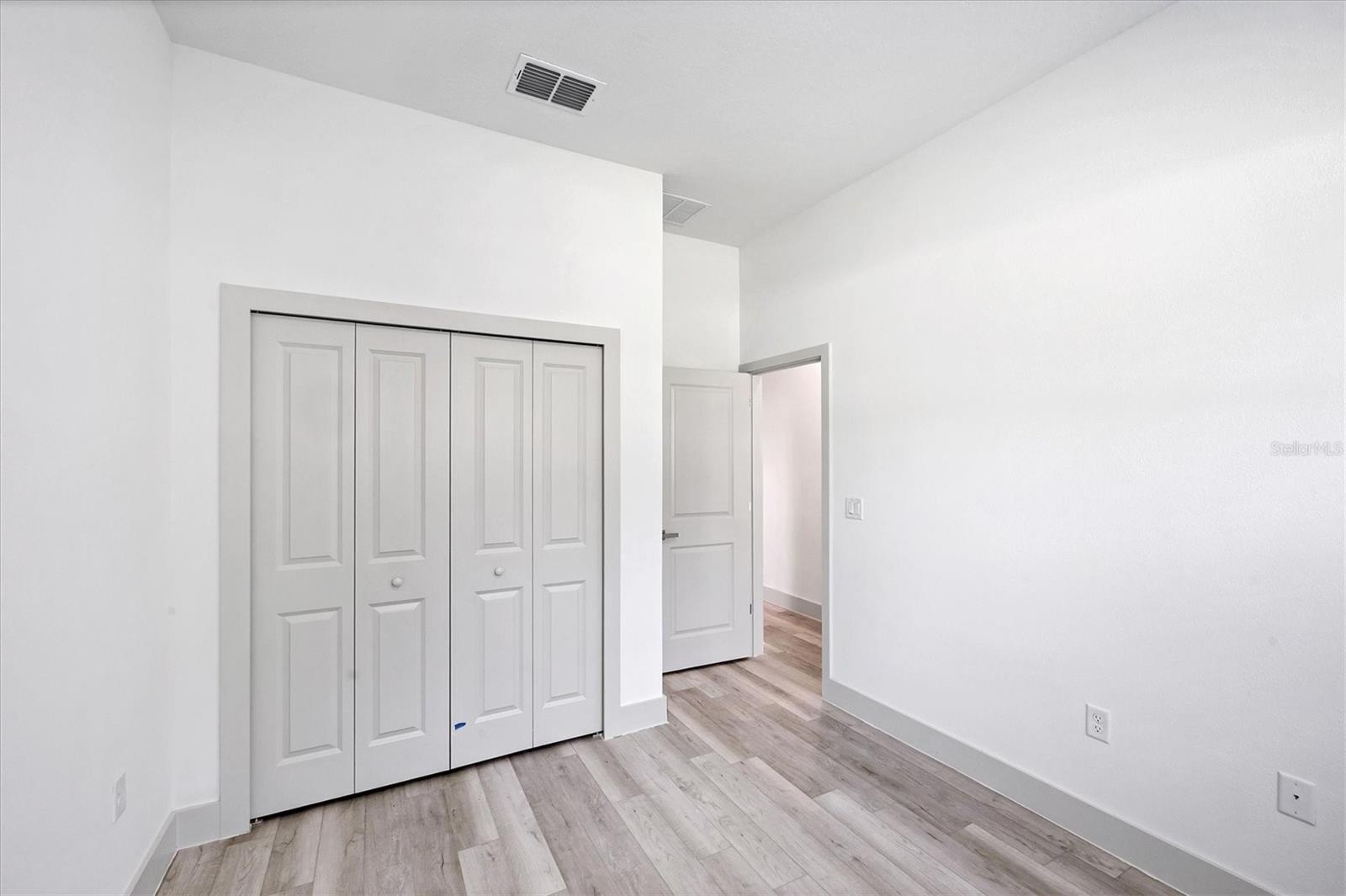 Image 25 of 38 For 19152 Addison Avenue