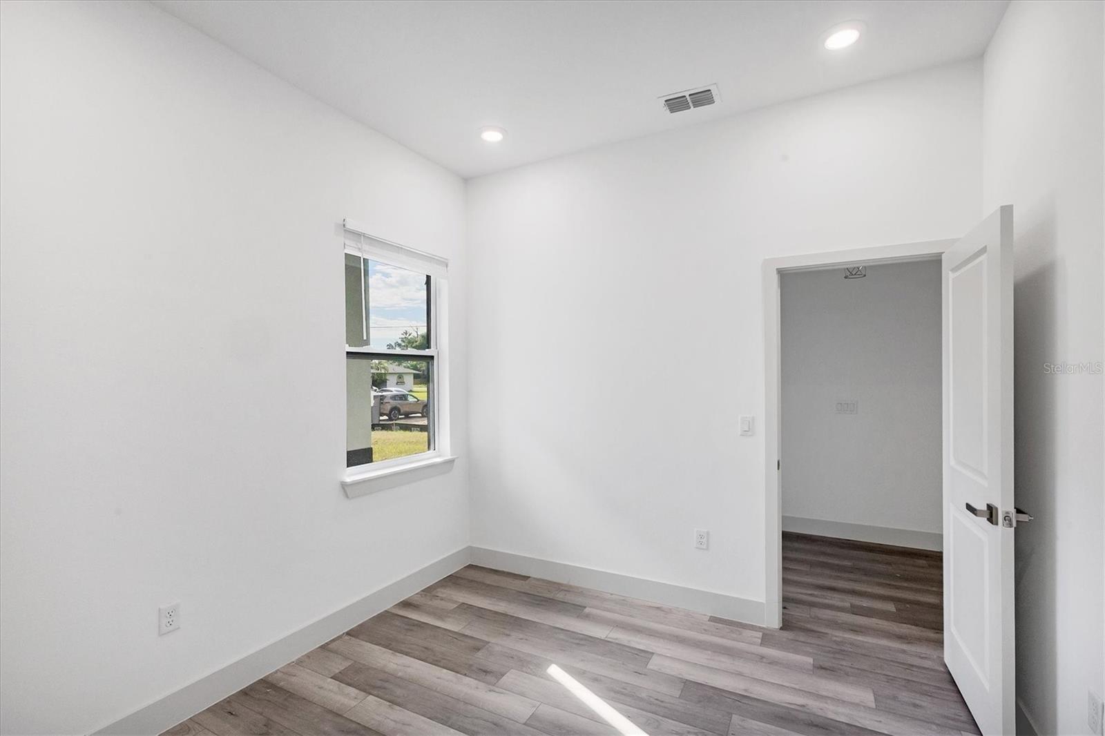 Image 29 of 38 For 19152 Addison Avenue