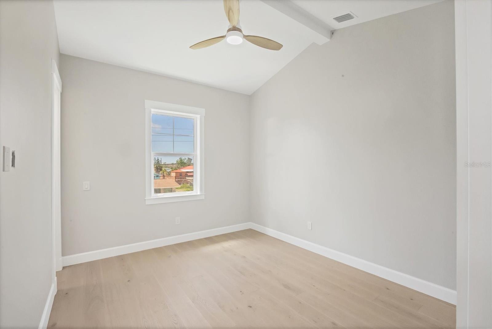 Image 30 of 51 For 1141 Andrews Street