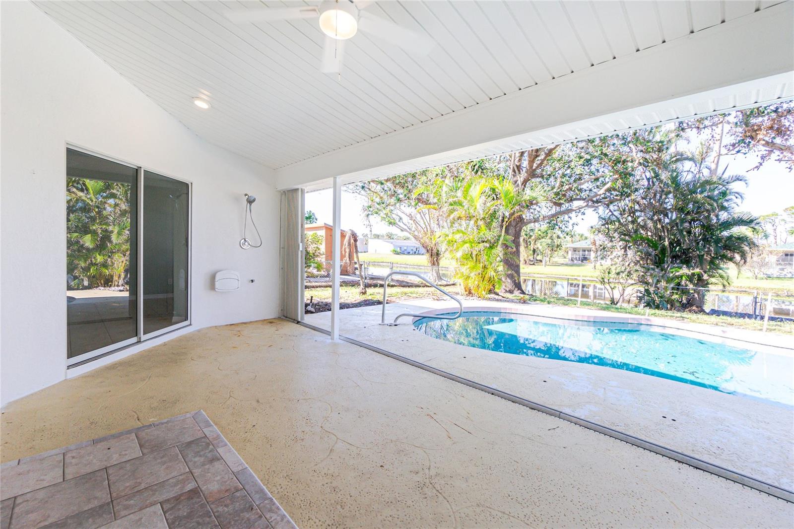 Image 39 of 91 For 217 Rotonda Circle