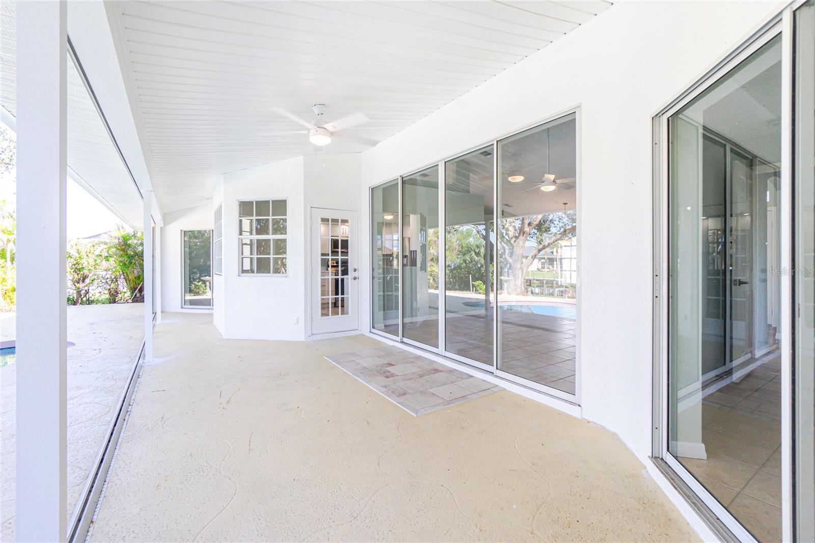 Image 41 of 91 For 217 Rotonda Circle