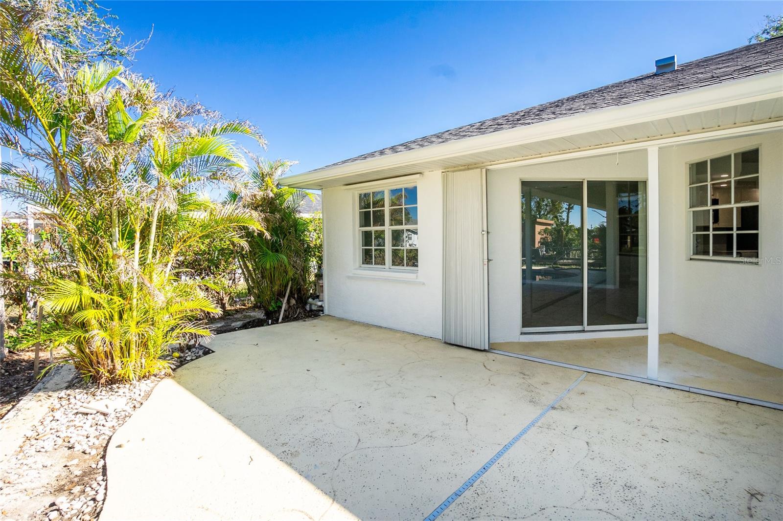 Image 44 of 91 For 217 Rotonda Circle