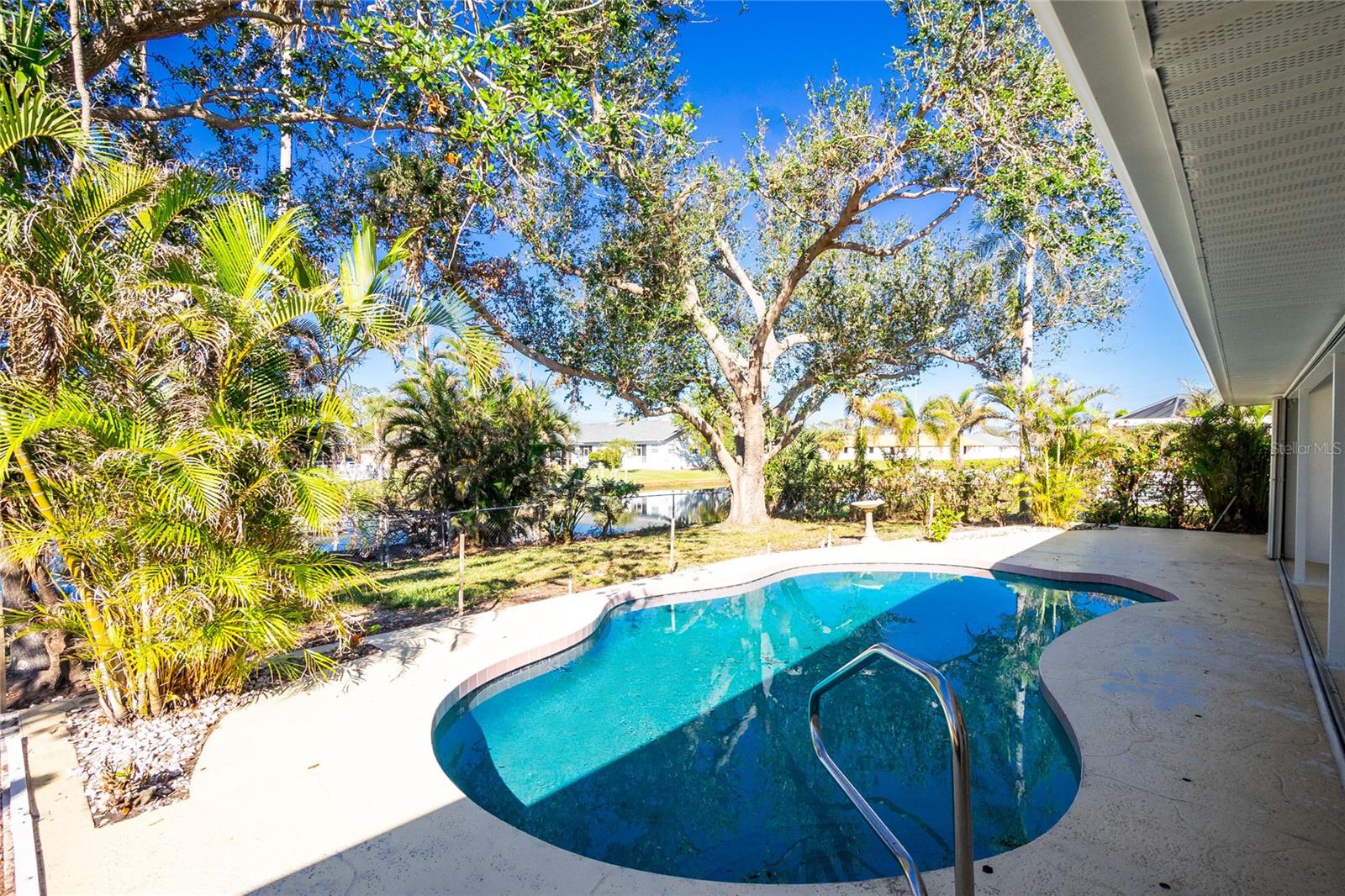 Image 46 of 91 For 217 Rotonda Circle