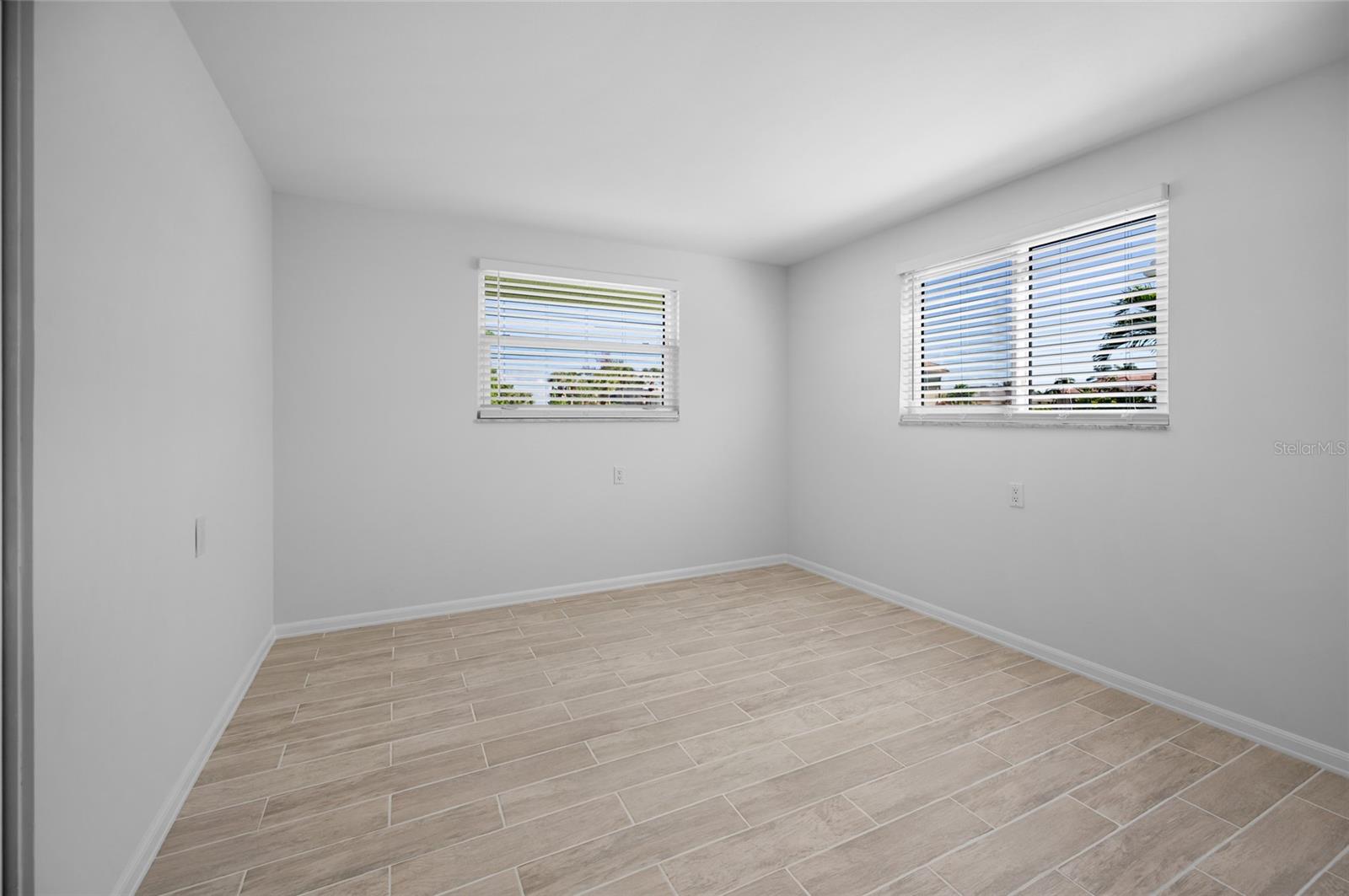 Image 17 of 47 For 4636 Arlington Drive