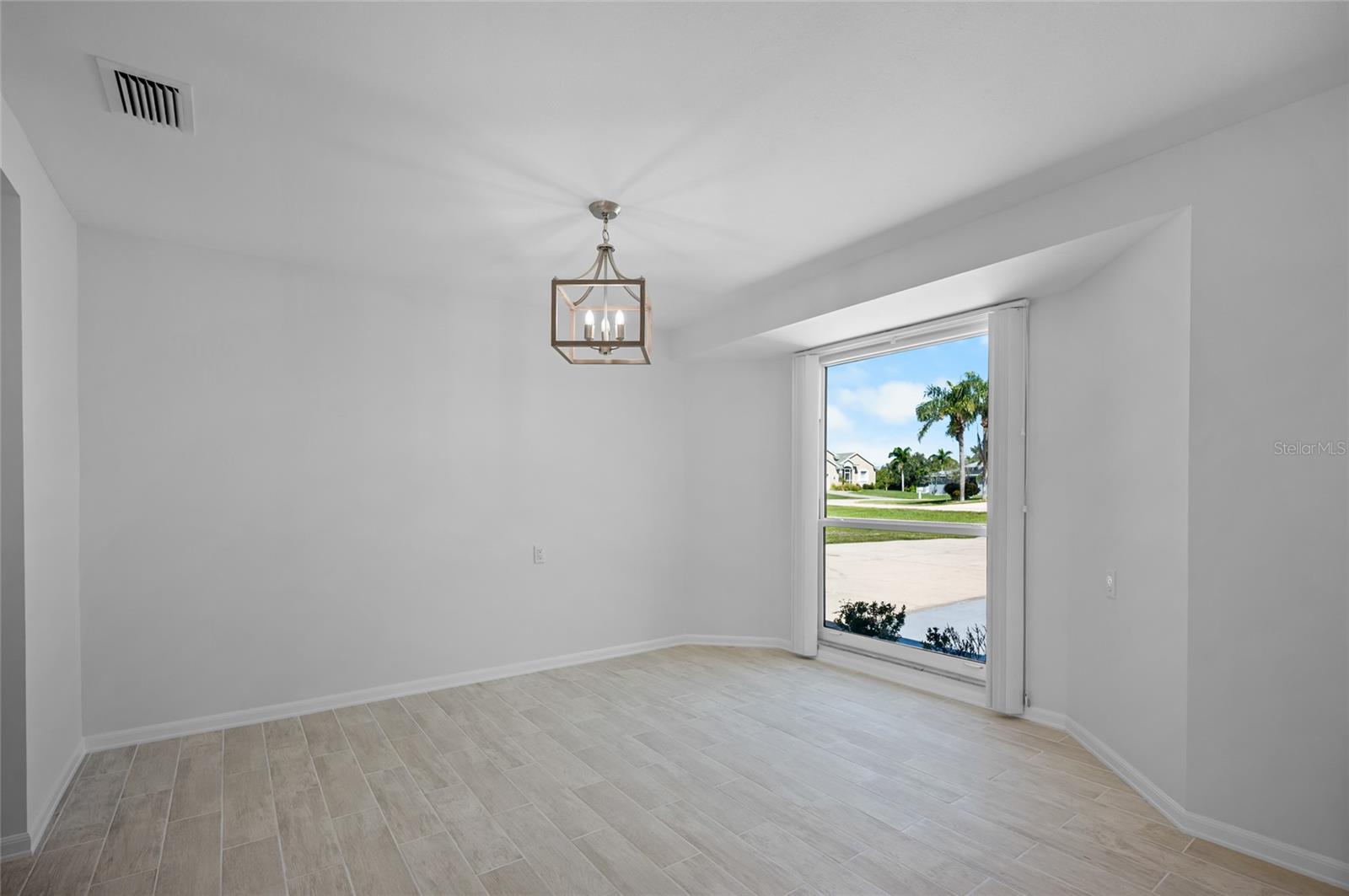 Image 7 of 47 For 4636 Arlington Drive