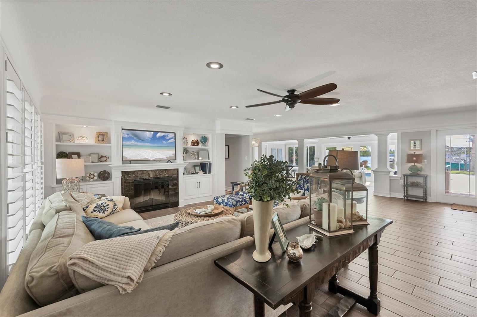 Image 14 of 50 For 225 Green Dolphin Drive