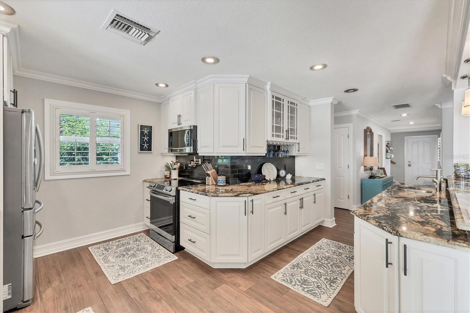 Image 19 of 50 For 225 Green Dolphin Drive