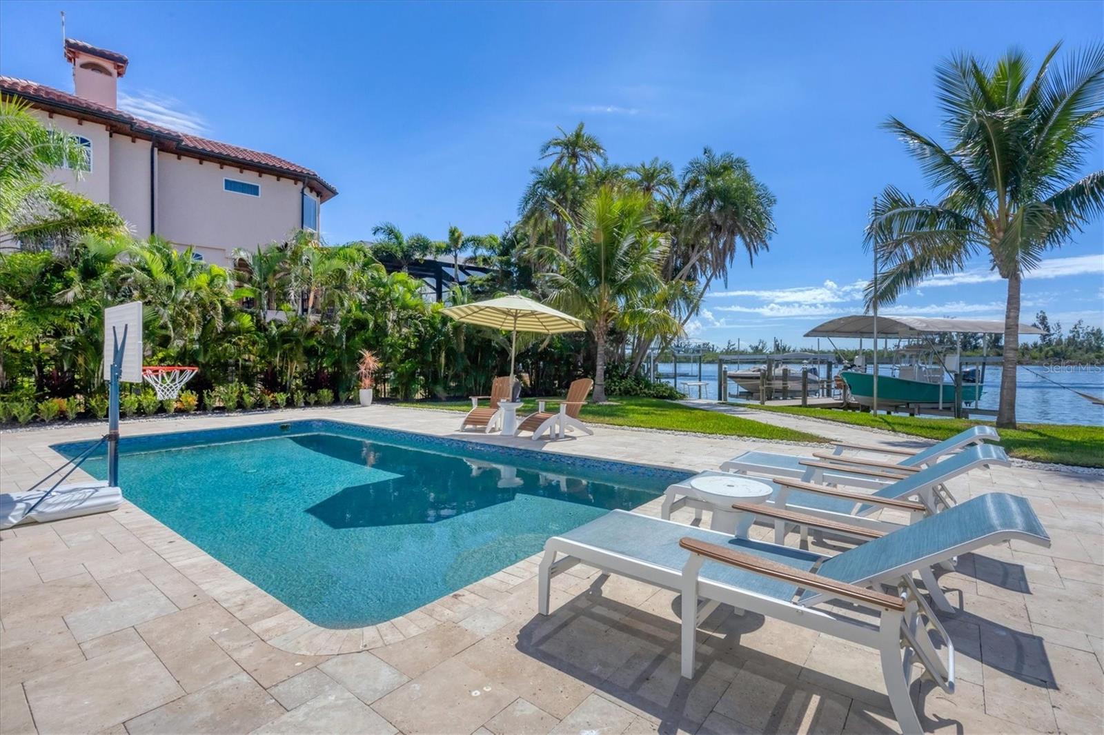 Image 4 of 50 For 225 Green Dolphin Drive