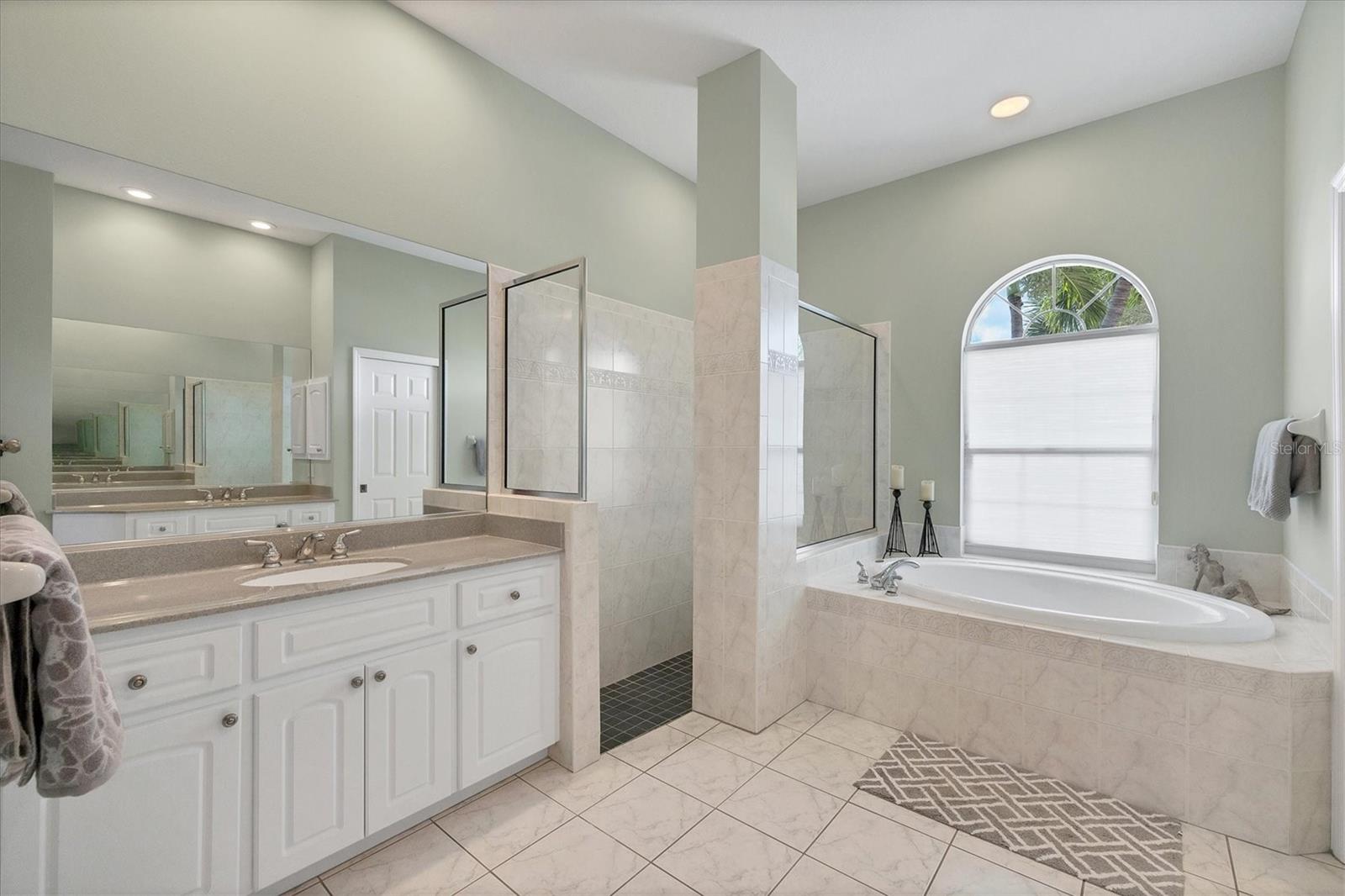 Image 18 of 63 For 330 Coral Creek Drive