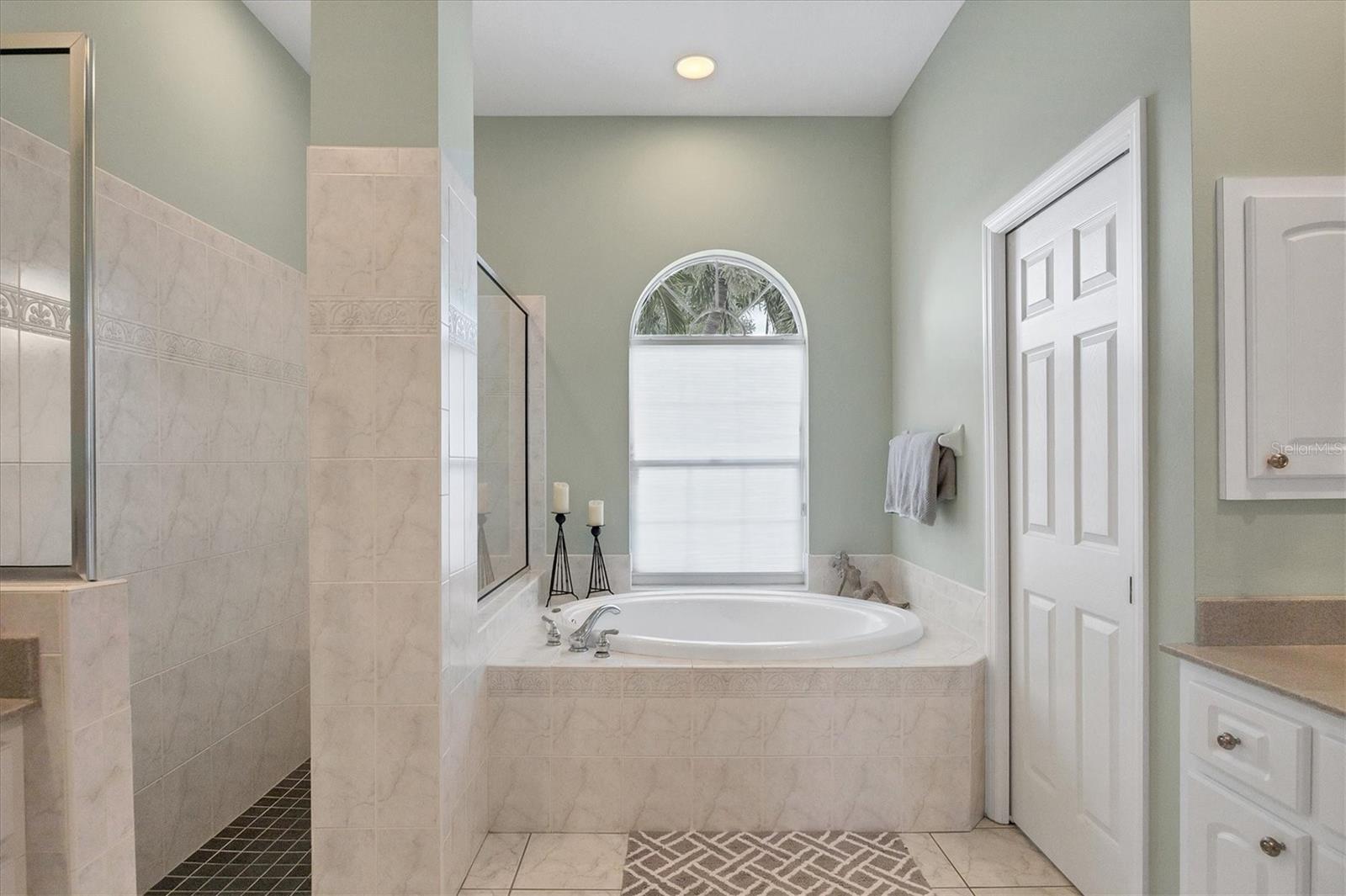 Image 19 of 63 For 330 Coral Creek Drive