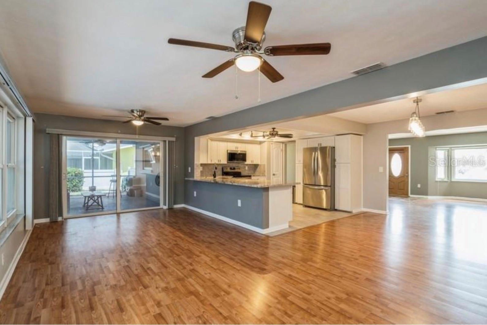 Image 13 of 31 For 83 Rotonda Circle