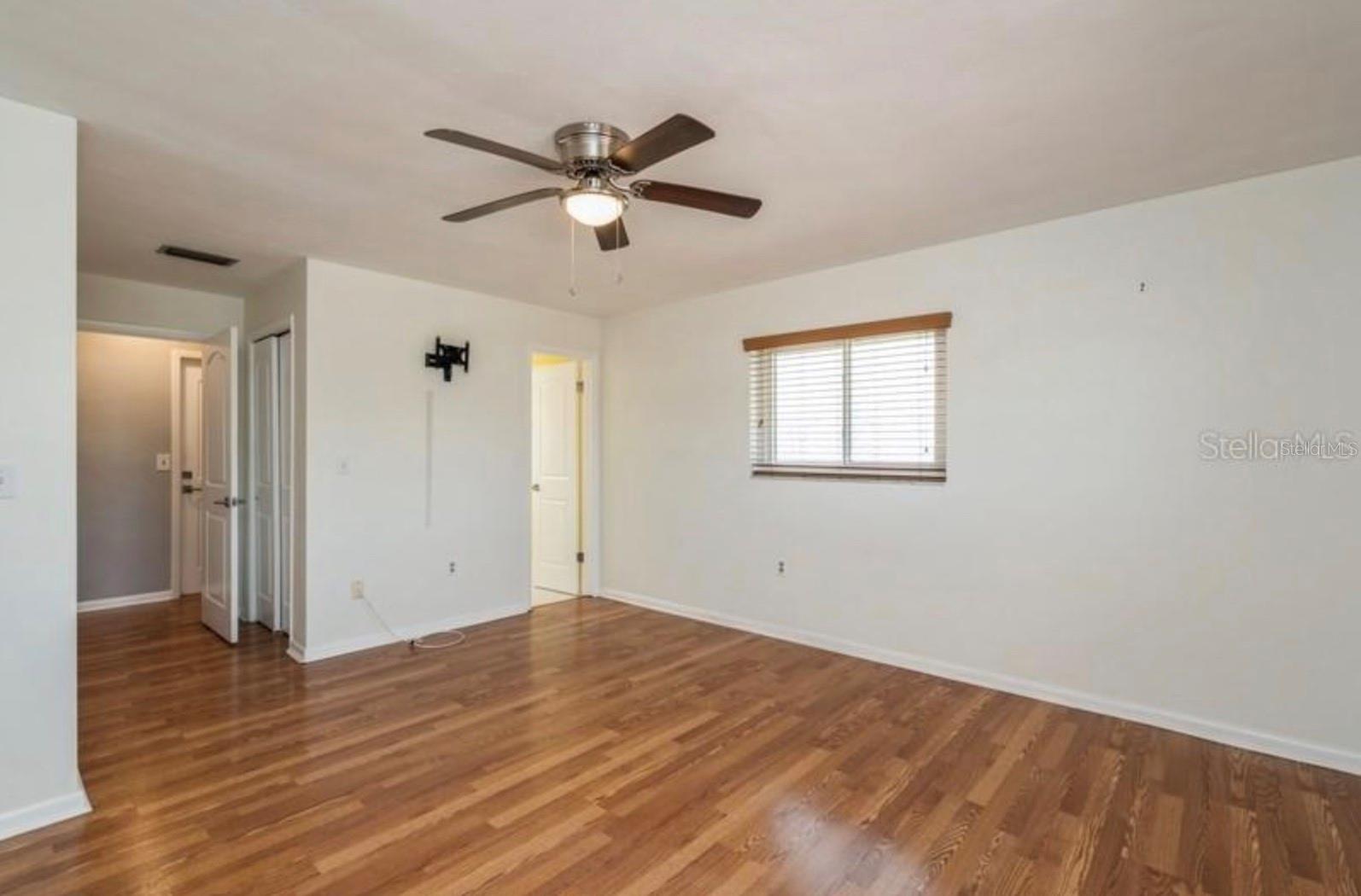 Image 16 of 31 For 83 Rotonda Circle