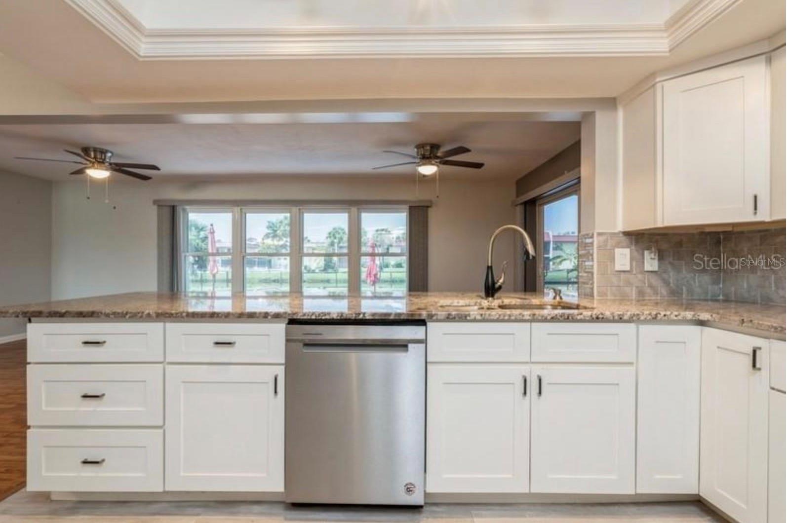 Image 19 of 31 For 83 Rotonda Circle