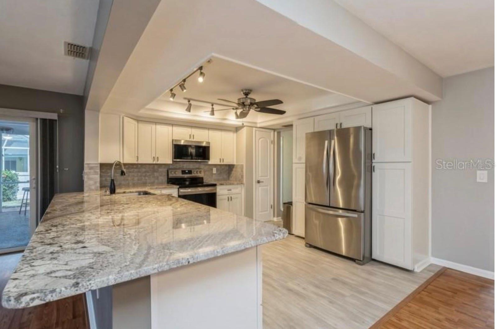 Image 20 of 31 For 83 Rotonda Circle