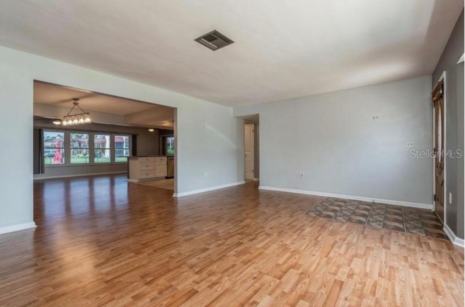 Image 23 of 31 For 83 Rotonda Circle