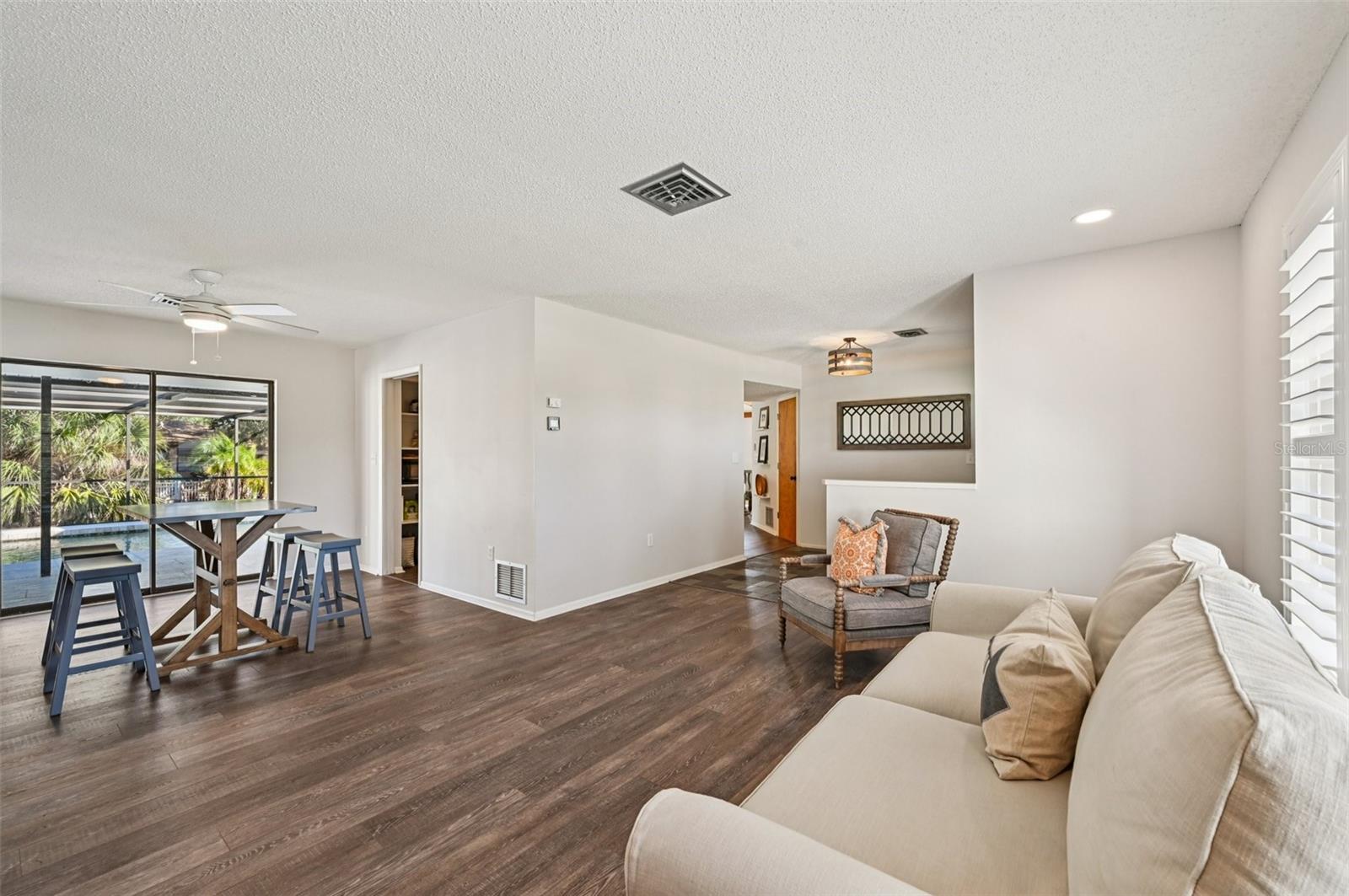 Image 11 of 60 For 560 Sandlor Drive