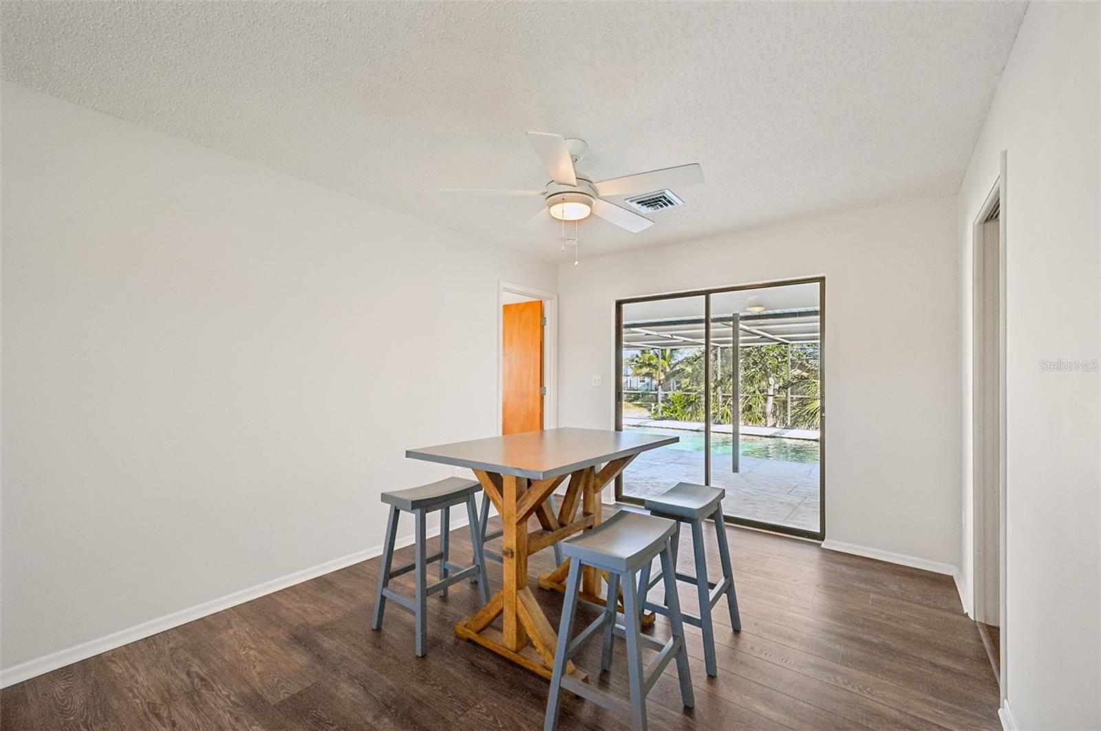 Image 19 of 60 For 560 Sandlor Drive