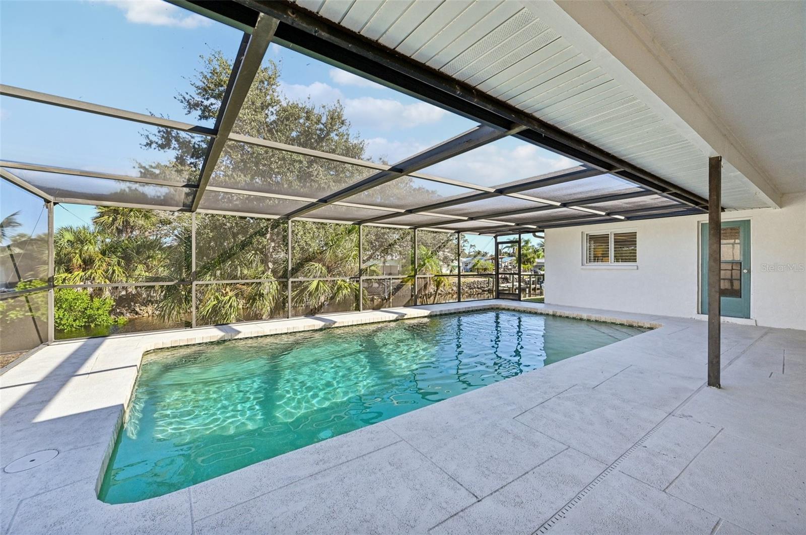 Image 3 of 60 For 560 Sandlor Drive