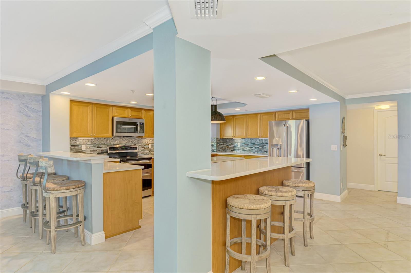 Image 15 of 38 For 5056 Beach Road 102