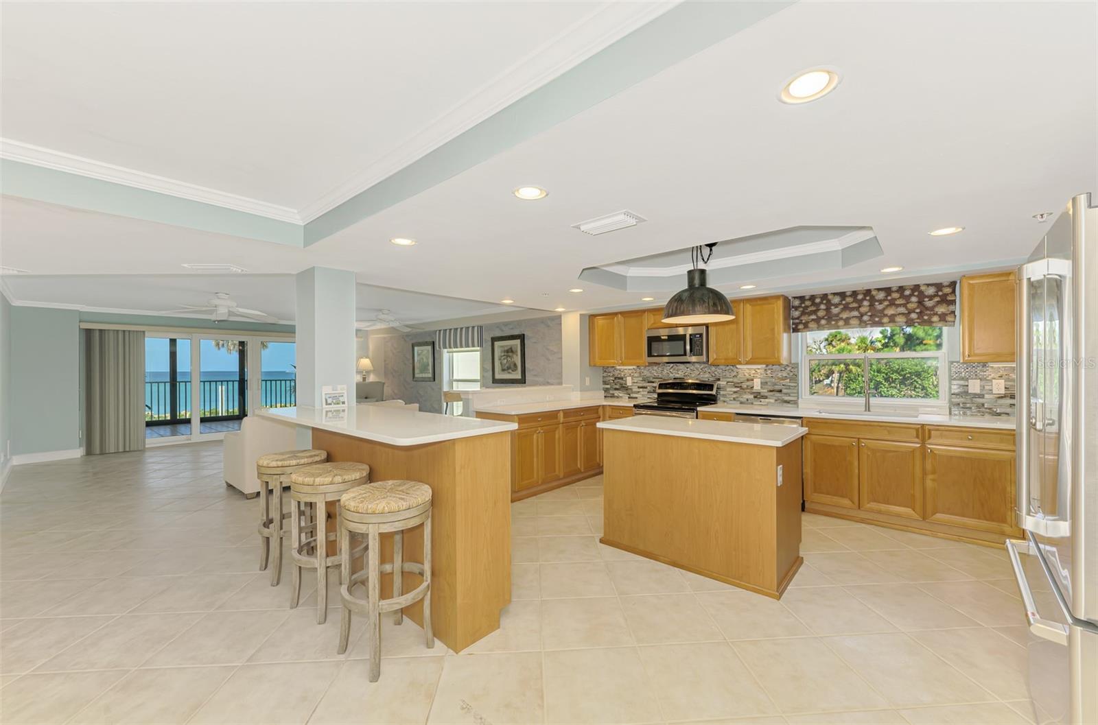 Image 16 of 38 For 5056 Beach Road 102